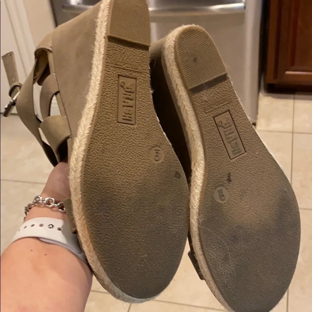 Tan Brash Wedge Sandal Size 9
